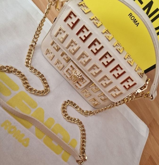 Geanta nude piele naturala,logo metalic auriu,factura,card,certificat