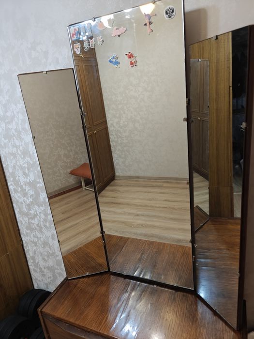 Трельяж темного цвета