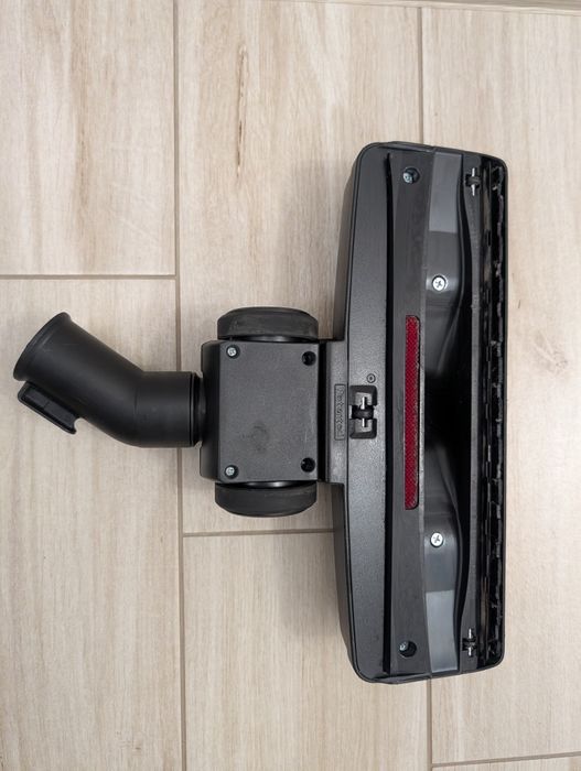 Продавам прахосмукачка Karcher VC 3