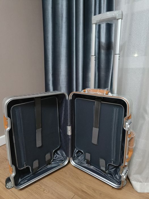 Чемодан Римова (Rimova)