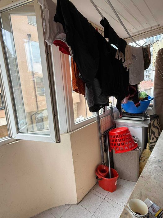 Тристаен тухлен обзаведен източен апартамент Колхозен пазар-Касабова