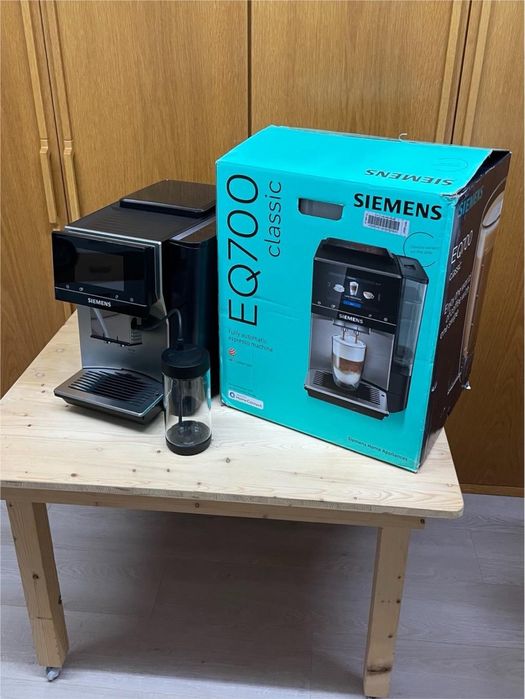 Espressor SIEMENS EQ700