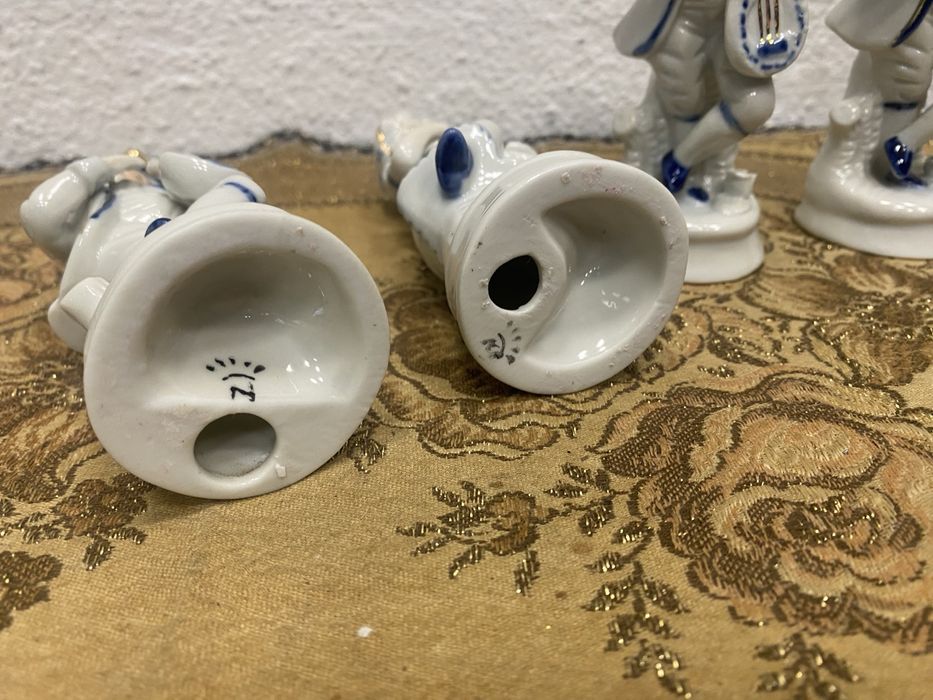 Немски порцеланови фигури с маркировка