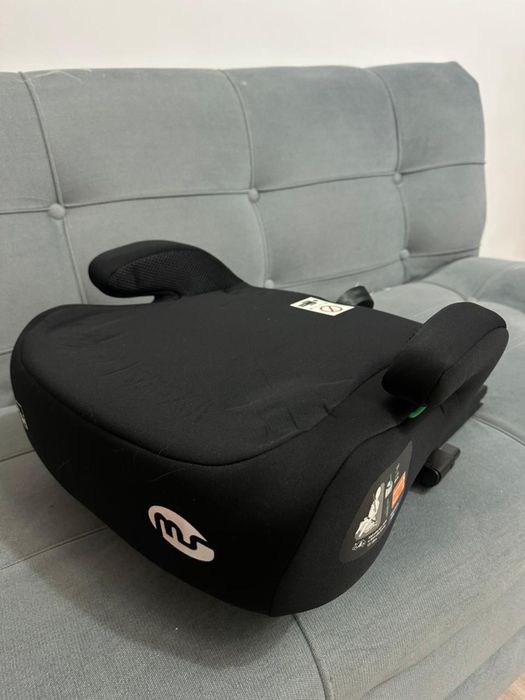 Автобустер с изофикс