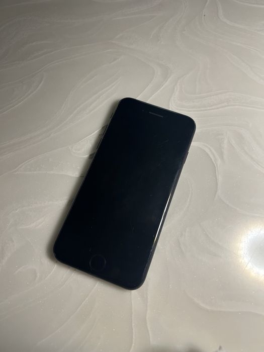 Продам айфон se 64gb