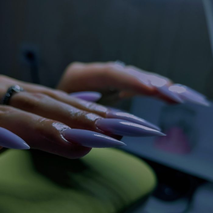 Мастер  маникюра