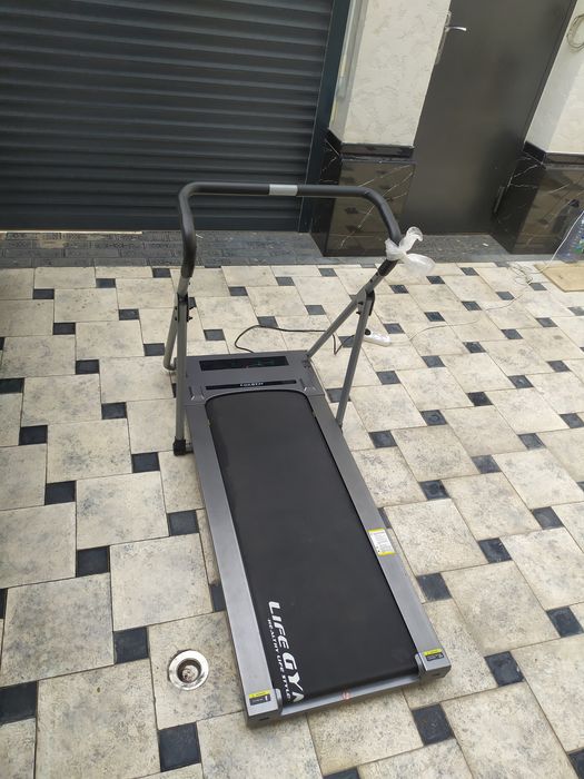 Продам электрическую беговую дорожку Life GYM Mini Pad