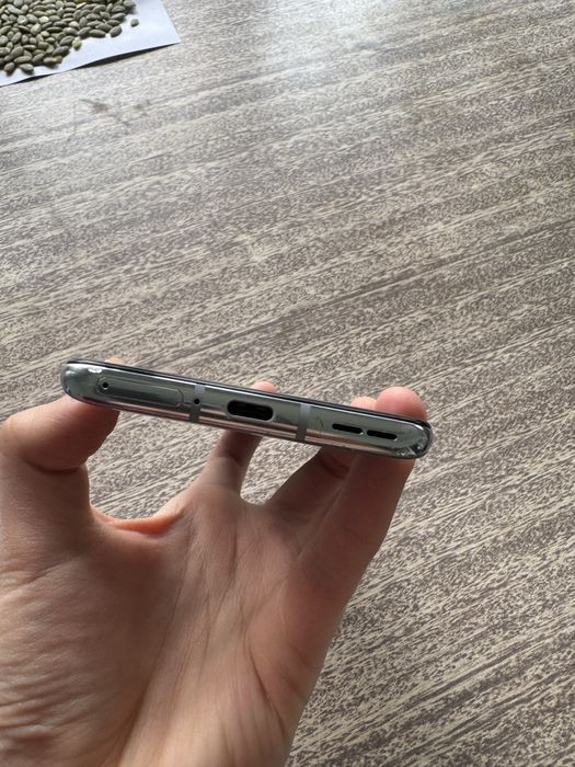 Oneplus 8t holati yaxshi 120hz 8/128gb