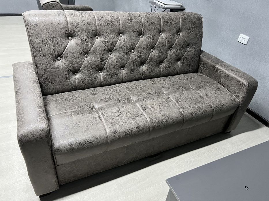 Диван игровой почти новый