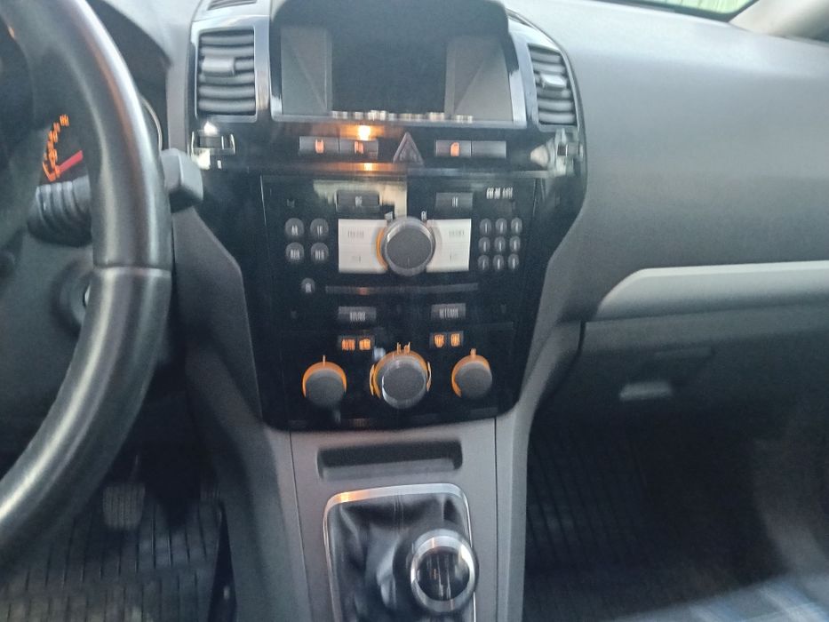 Zafira 1,6 benzina 2009 ,cârlig ,2 chei