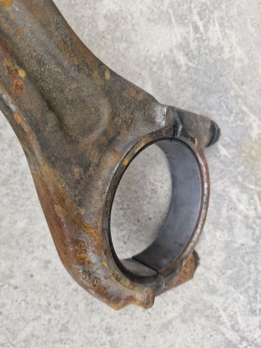 Продам шатун на mersedes actroc mp2