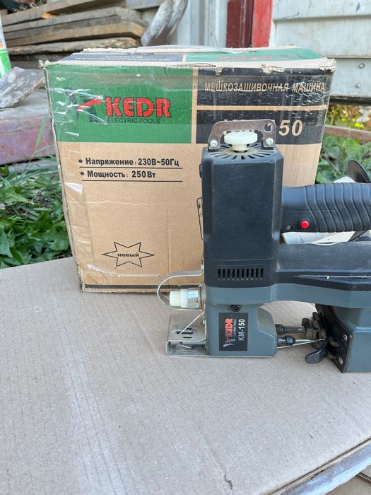 Машинка мешкосшиватель