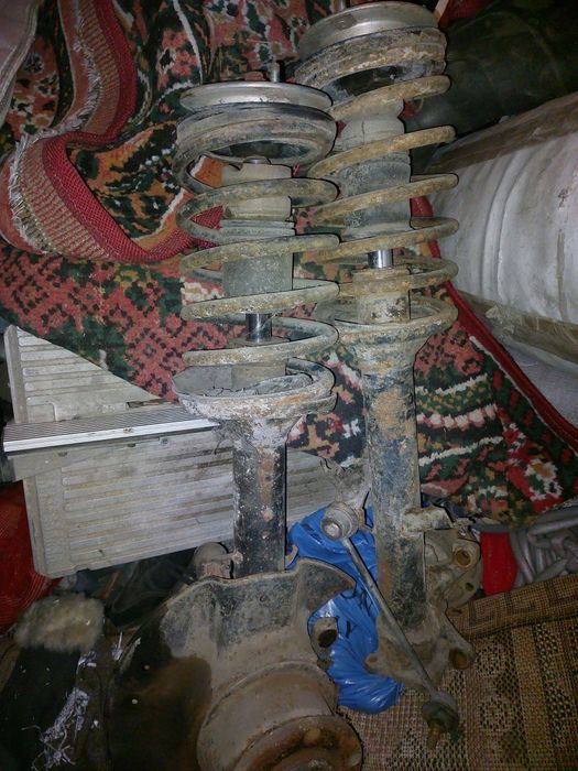 Передние стойки в сборе бмв е34