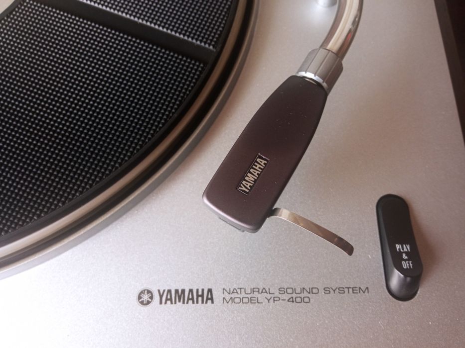 Грамофон Yamaha YP 400