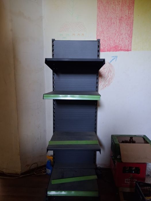 Rafturi metalice pentru magazin – set complet, stare foarte bună