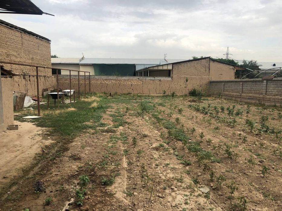 Uy sotiladi  Nazarbeda