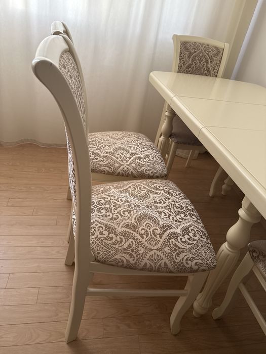 Продам стол со стульями дерево дуб