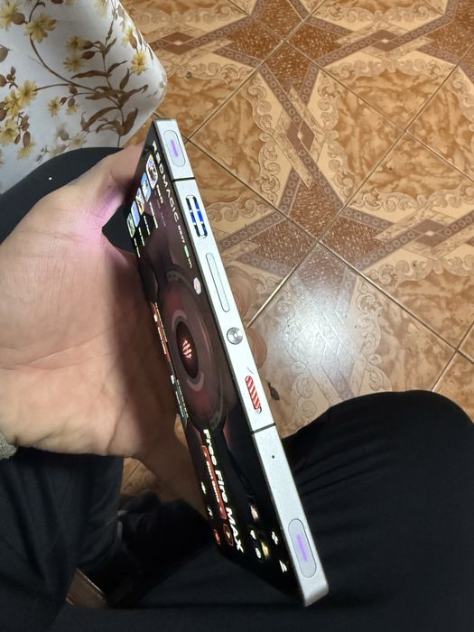 Vând Red Magic 9 Pro