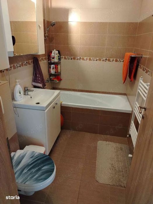 Apartament cu 3 camere - zona Buziasului - decomandat