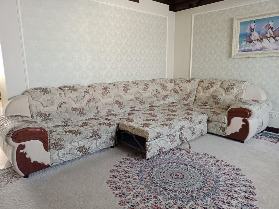 Продам диван  очень хорошего качества