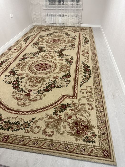 Кілем сатылады б/у. Размер 2,5/5.