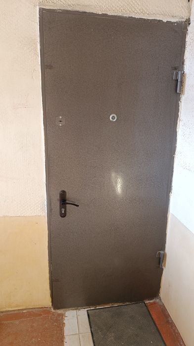 Сырткы темир капы сатылады