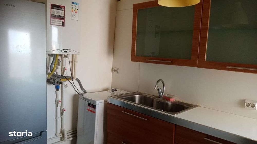 Inchiriez apartament