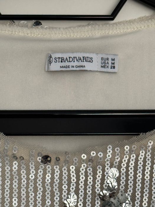 Ефектна рокля с пайети Stradivarius