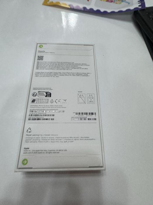 Нов apple iphone 17e 256gb black