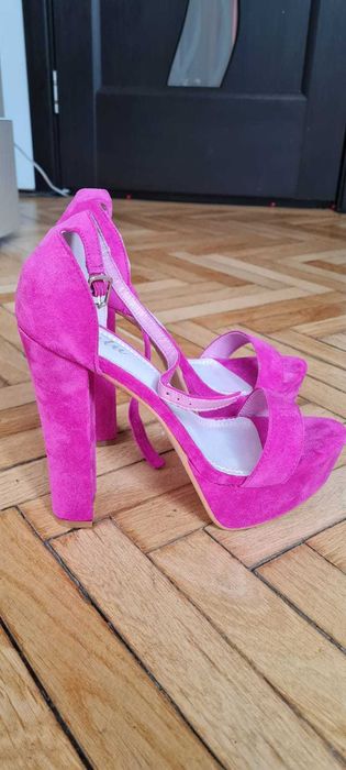 Sandale Noi Fucsia