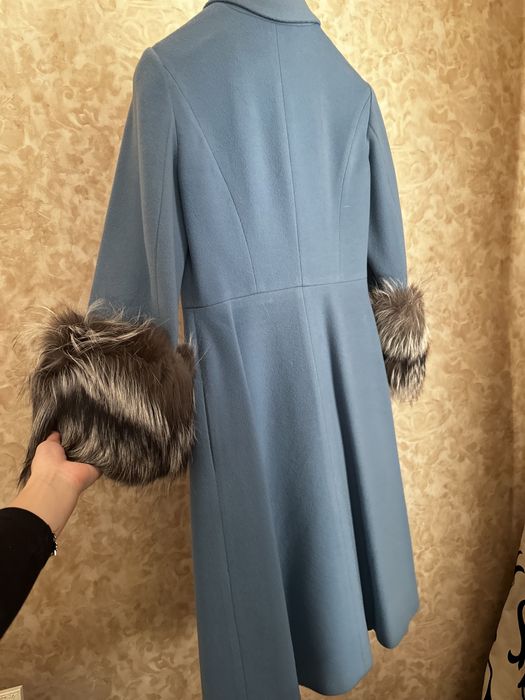 Теплое пальто с мехом