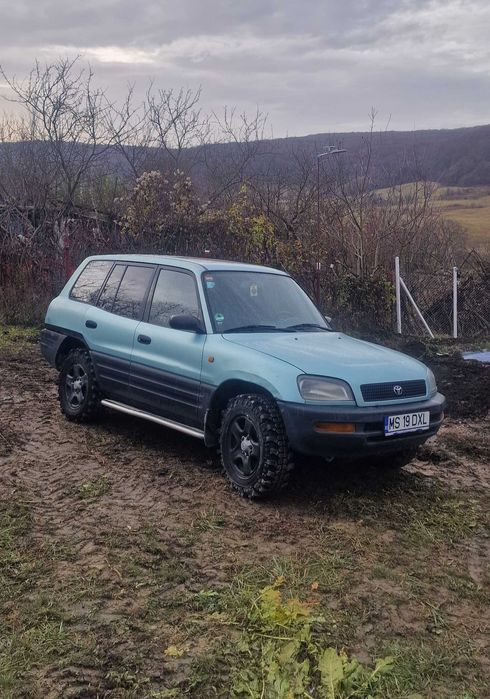 Toyota RAV4 – 2.0 Benzină
