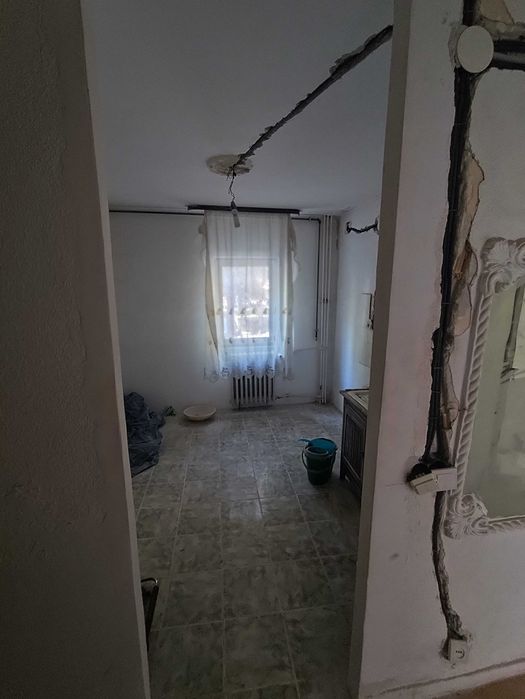 Apartament 3 camere de vânzare