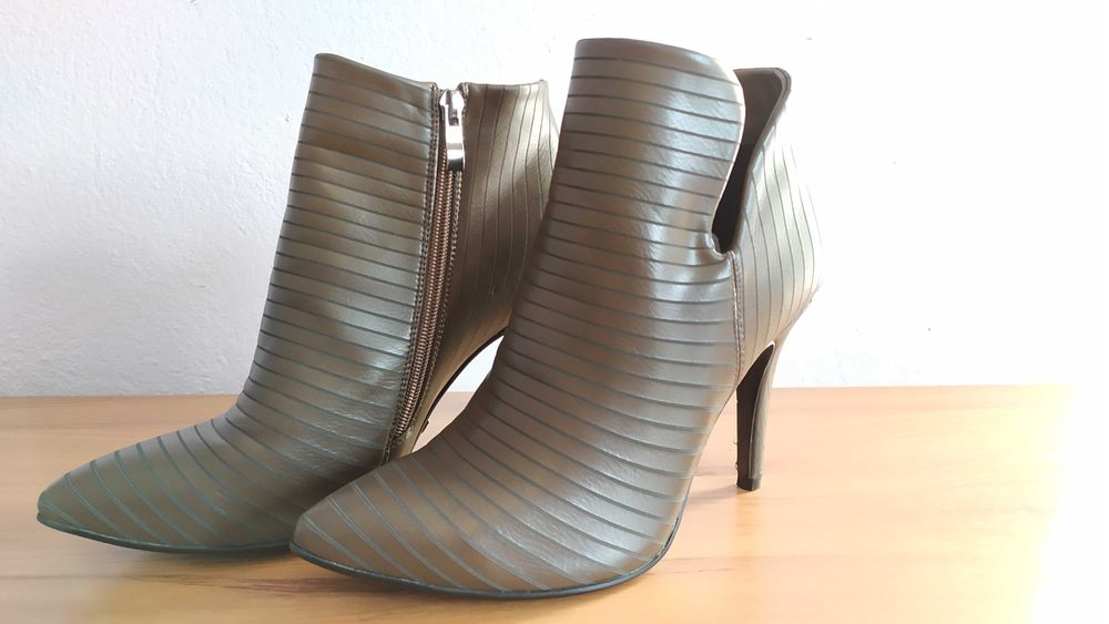 Дамски боти на висок ток, 41-ви номер