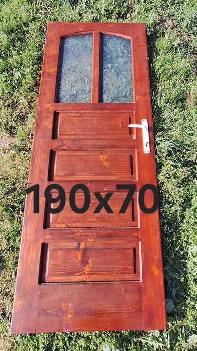 Vând termopane cu plase și uși de lemn!