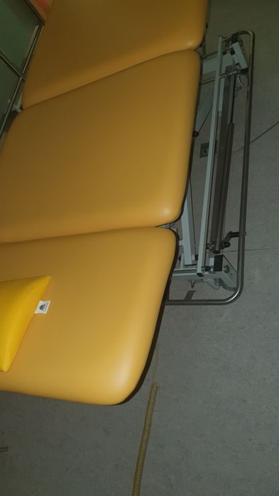 Електрическа кушетка за рехабилитация и масажи