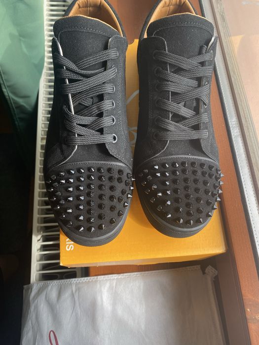 Louboutin Junior full box
