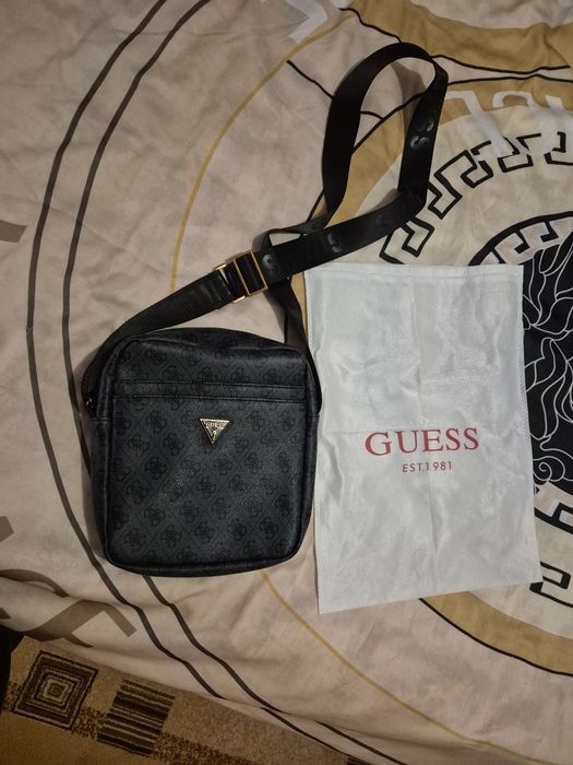 Guess мъжка чанта през рамото