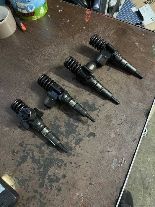 Injector Seat Altea Vw Golf 5 Audi A3 8P 2.0 TDI BKD cod:03G130073G