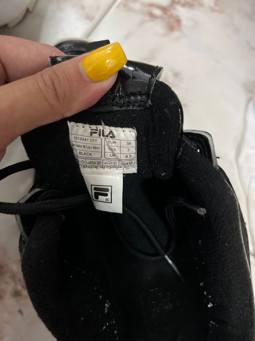 Дамски спортни обувки FILA