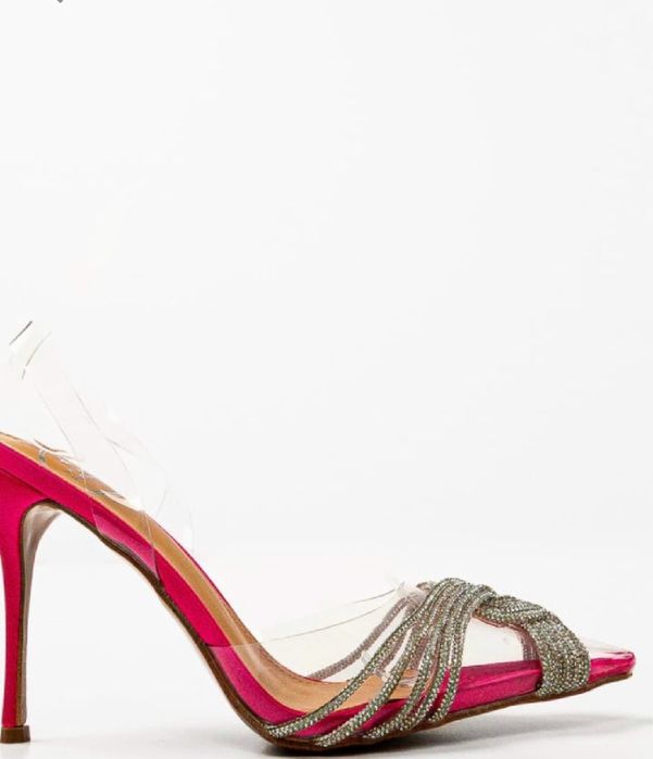 Прозрачни обувки с цикламено