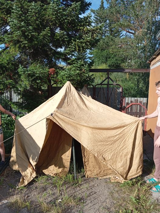 Палатка СССР туристическая.