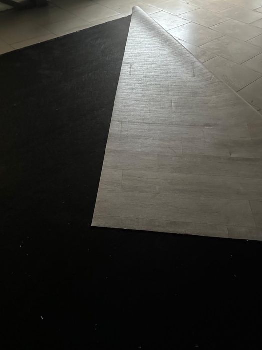 Продам линолеум 24 м2