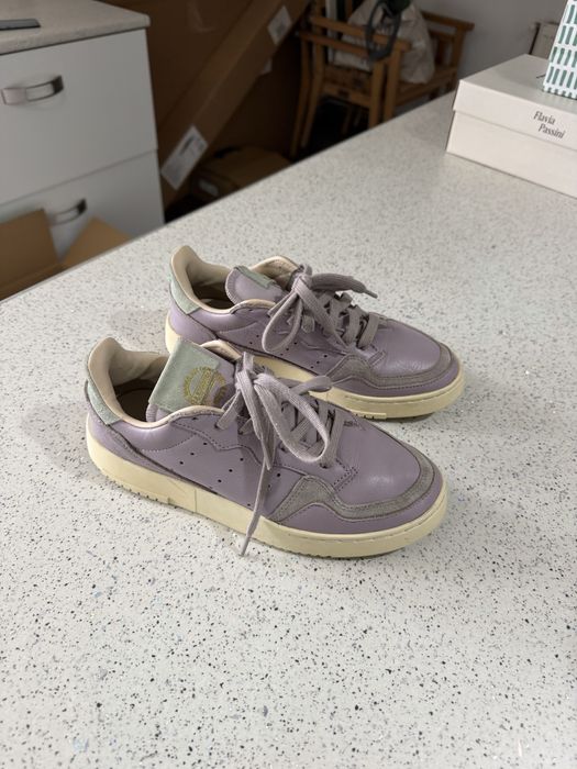 Adidas Unisex piele Nr 38 ( 23,5 cm ) 10/10 Pret : 69 lei