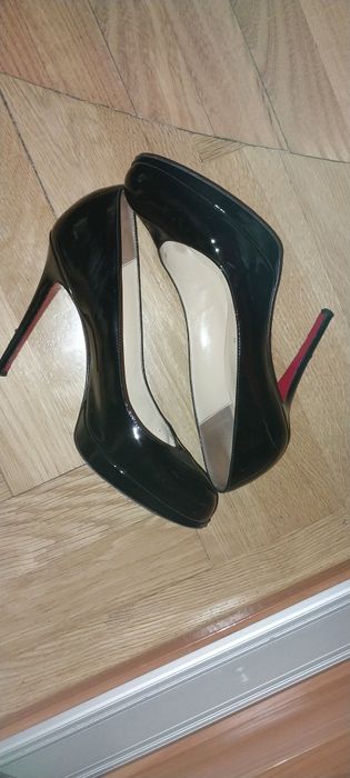 Обувь женская из кожи