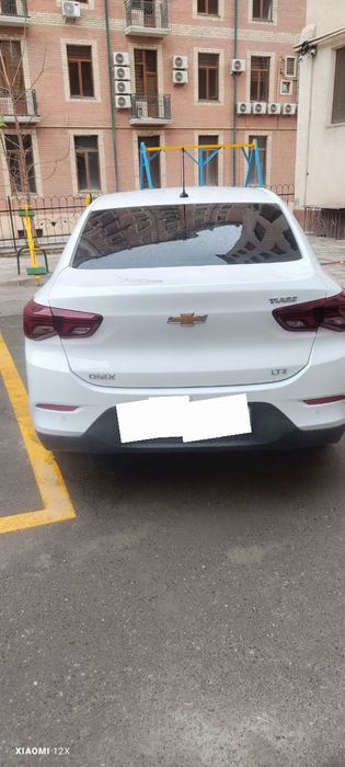 Chevrolet Onix 2024 автомат, пробег 11 400 км, белый