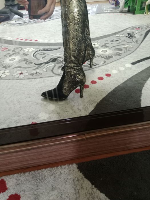 Продам женский демисезонные сапоги