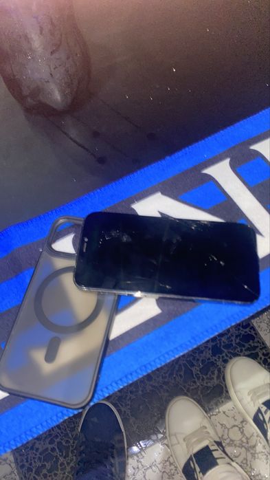 IPhone 12 pro с коробкой