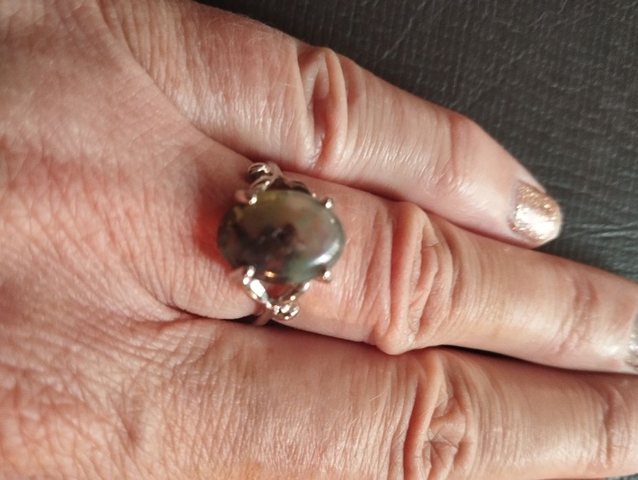 Продаю кольцо с натуральным агатом