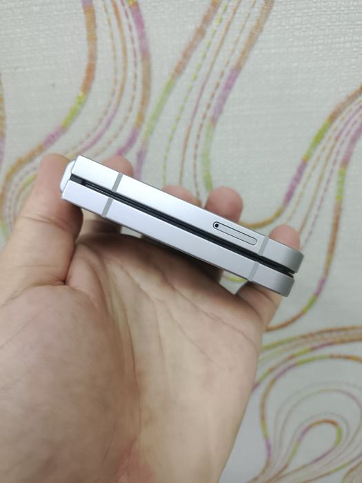 Samsung galaxy Z Flip 6 12/256 GB